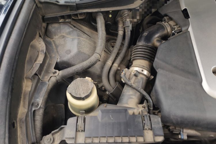 Used Infiniti Q70 2017 Q70L 2.5L Elite Edition Engine Bay Right