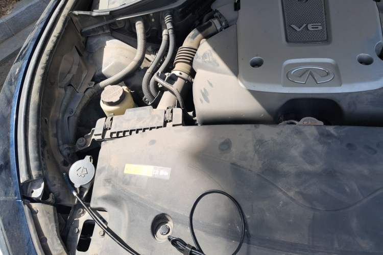 Used Infiniti Q70 2017 Q70L 2.5L Enjoyment Edition Engine Bay Right
