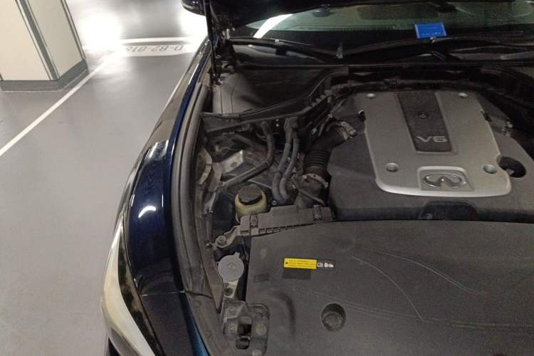 Used Infiniti Q70 2017 Q70L 2.5L Enjoyment Edition Engine Bay Right