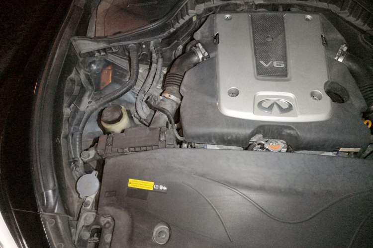 Used Infiniti Q70 2017 Q70L 2.5L Enjoyment Edition Engine Bay Right