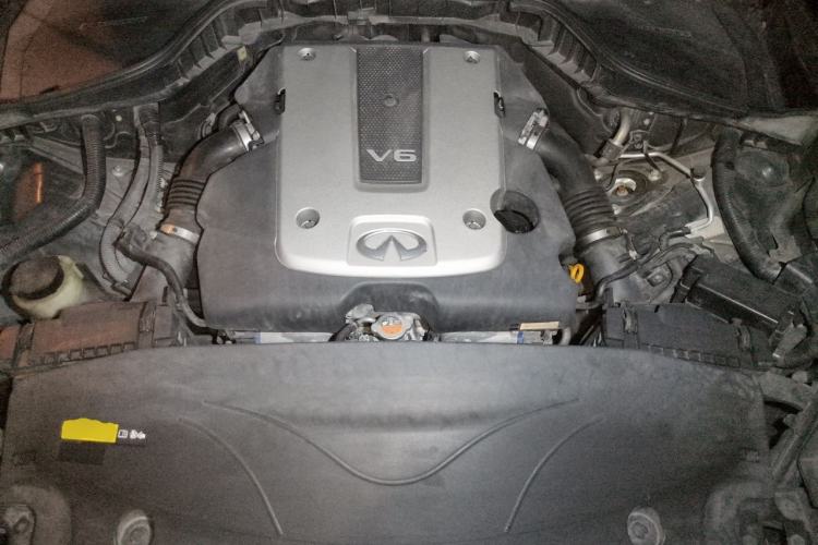Used Infiniti Q70 2017 Q70L 2.5L Enjoyment Edition Engine Bay
