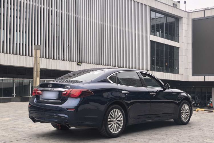 Used Infiniti Q70 2017 Q70L 2.5L Enjoyment Edition Exterior 3