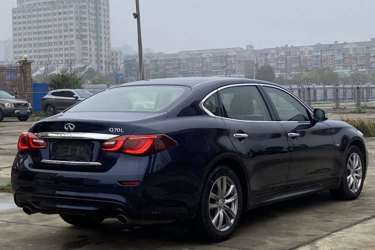 Used Infiniti Q70 2017 Q70L 2.5L Elite Edition Exterior 3