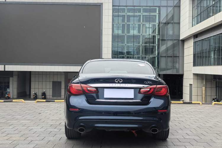 Used Infiniti Q70 2017 Q70L 2.5L Enjoyment Edition Exterior 4