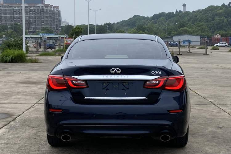 Used Infiniti Q70 2017 Q70L 2.5L Elite Edition Exterior 4