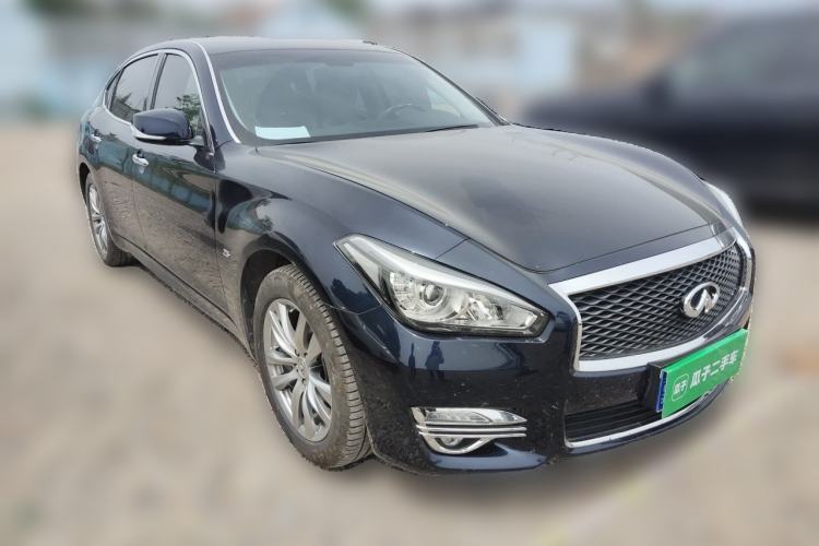 Used Infiniti Q70 2017 Q70L 2.5L Elite Edition Front Right 45 Deg