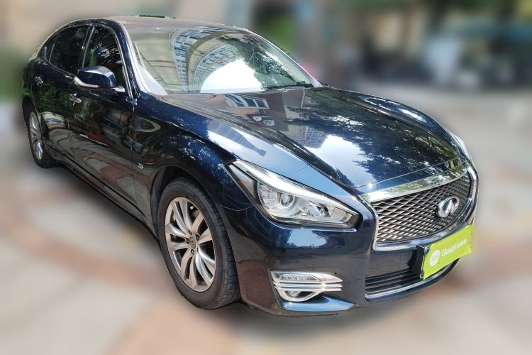 Used Infiniti Q70 2017 Q70L 2.5L Elite Edition Front Right 45 Deg