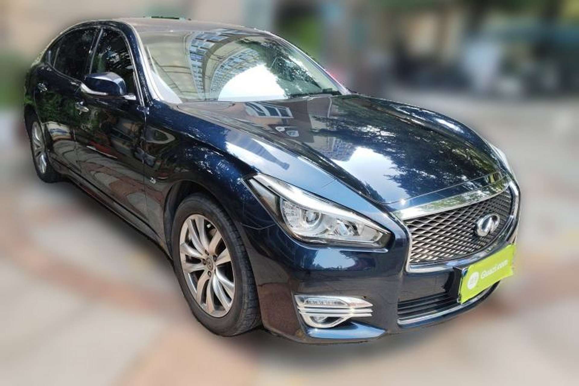 Used Infiniti Q70 2017 Q70L 2.5L Elite Edition Front Right 45 Deg