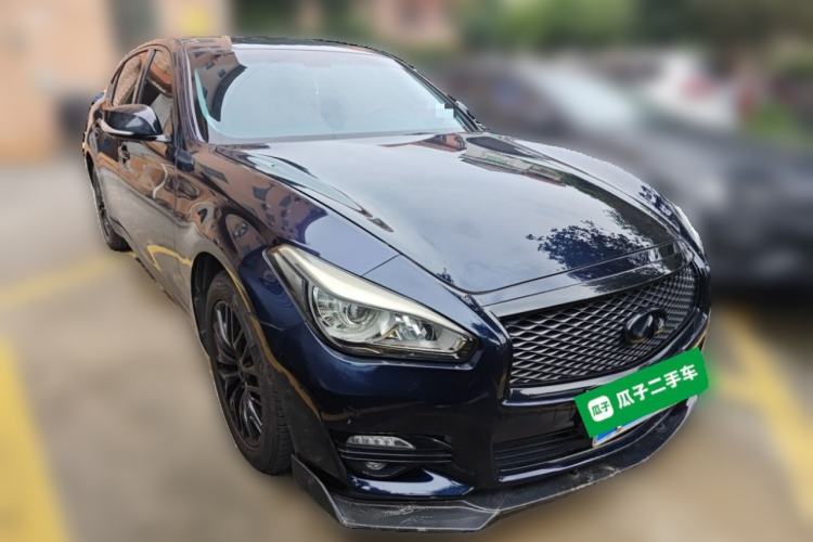 Used Infiniti Q70 2017 Q70L 2.5L Enjoyment Edition Front Right 45 Deg