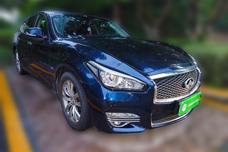 Used Infiniti Q70 2017 Q70L 2.5L Elite Edition Front Right 45 Deg