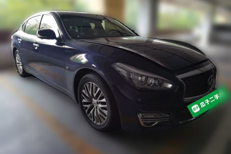 Used Infiniti Q70 2017 Q70L 2.5L Enjoyment Edition Front Right 45 Deg