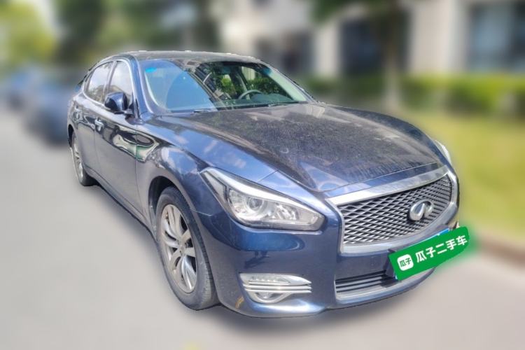 Used Infiniti Q70 2017 Q70L 2.5L Elite Edition Front Right 45 Deg