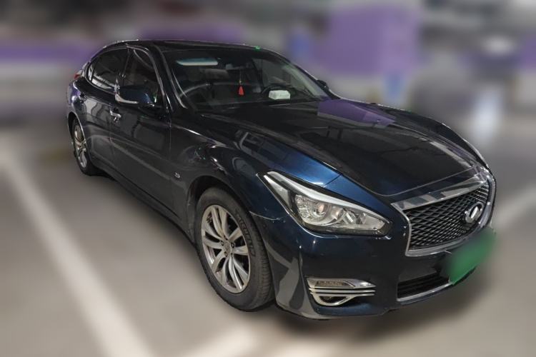 Used Infiniti Q70 2017 Q70L 2.5L Elite Edition Front Right 45 Deg