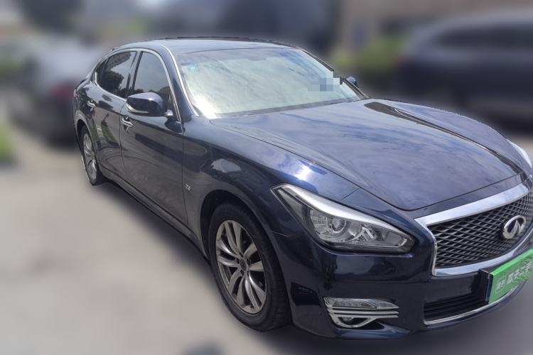 Used Infiniti Q70 2017 Q70L 2.5L Elite Edition Front Right 45 Deg