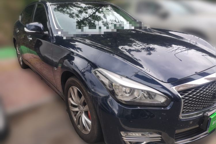 Used Infiniti Q70 2017 Q70L 2.5L Elite Edition Front Right 45 Deg