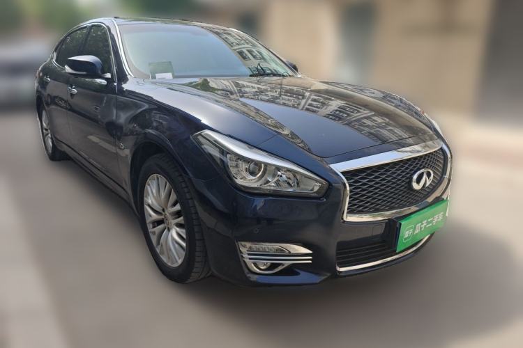 Used Infiniti Q70 2017 Q70L 2.5L Enjoyment Edition Front Right 45 Deg