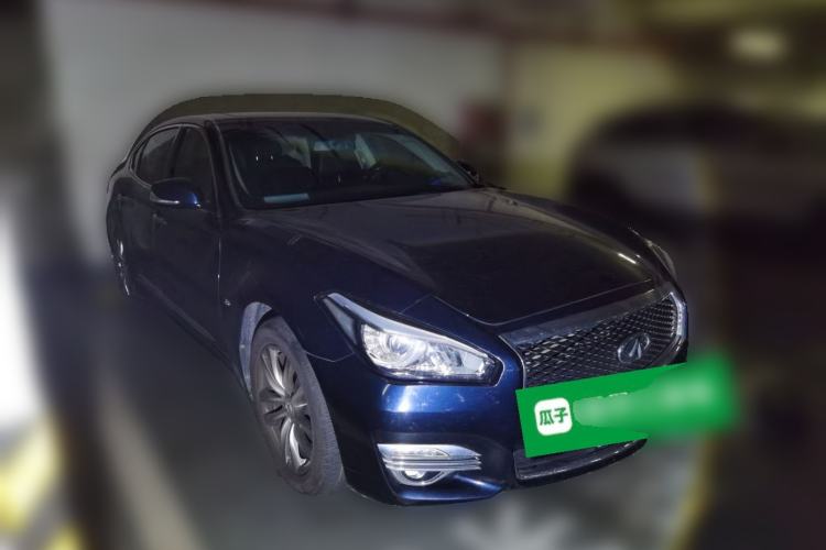 Used Infiniti Q70 2017 Q70L 2.5L Elite Edition Front Right 45 Deg