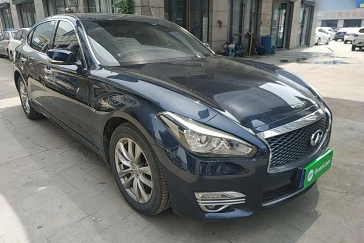 Used Infiniti Q70 2017 Q70L 2.5L Elite Edition Front Right 45 Deg