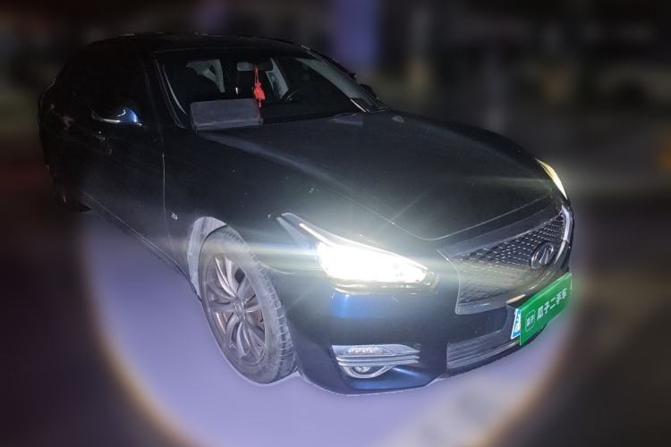 Used Infiniti Q70 2017 Q70L 2.5L Elite Edition Front Right 45 Deg