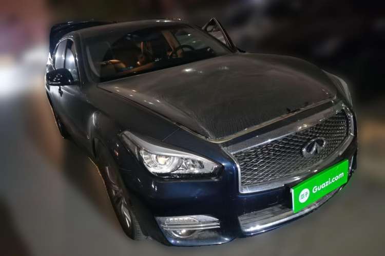 Used Infiniti Q70 2017 Q70L 2.5L Elite Edition Front Right 45 Deg