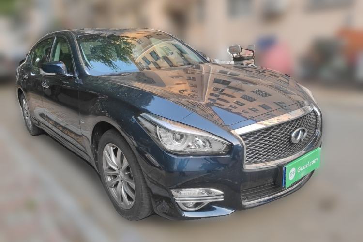 Used Infiniti Q70 2017 Q70L 2.5L Elite Edition Front Right 45 Deg