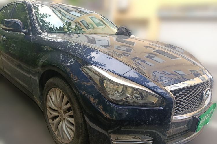 Used Infiniti Q70 2017 Q70L 2.5L Elite Edition Front Right 45 Deg