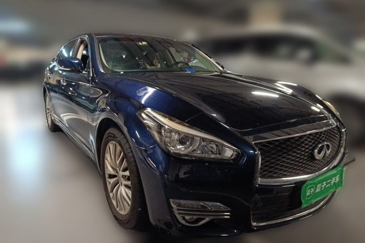 Used Infiniti Q70 2017 Q70L 2.5L Enjoyment Edition Front Right 45 Deg