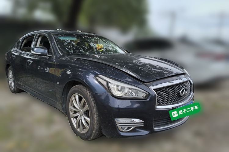 Used Infiniti Q70 2017 Q70L 2.5L Elite Edition Front Right 45 Deg