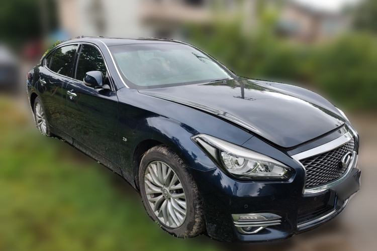 Used Infiniti Q70 2017 Q70L 2.5L Enjoyment Edition Front Right 45 Deg