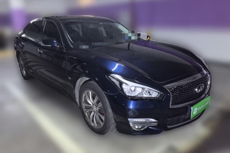 Used Infiniti Q70 2017 Q70L 2.5L Elite Edition Front Right 45 Deg