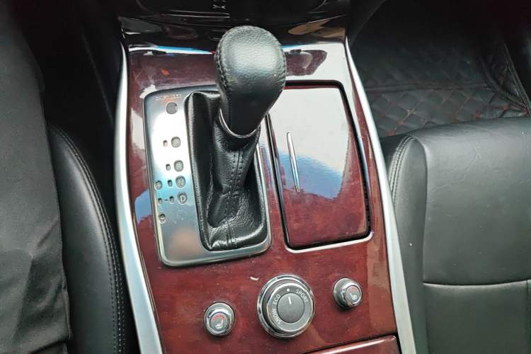 Used Infiniti Q70 2017 Q70L 2.5L Enjoyment Edition Gear Lever