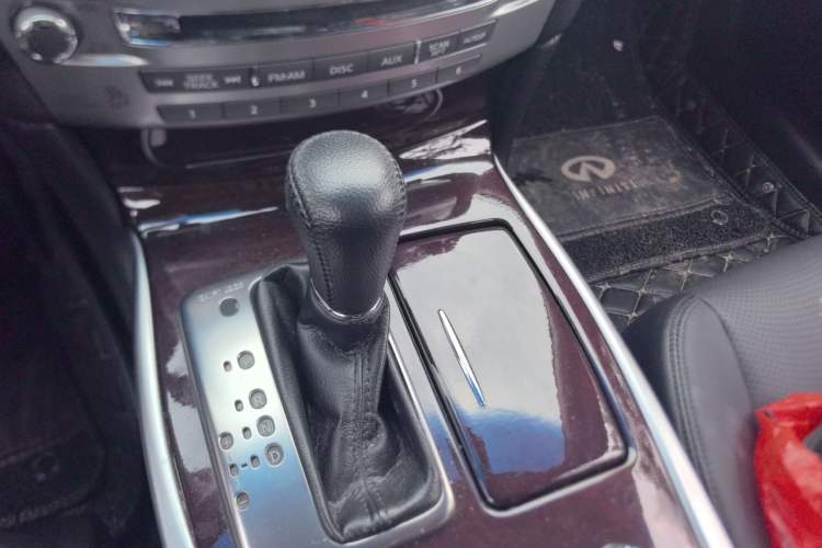 Used Infiniti Q70 2017 Q70L 2.5L Luxury Edition Gear Lever