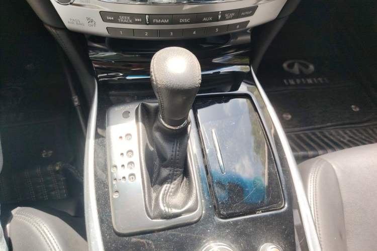 Used Infiniti Q70 2017 Q70L 2.5L Elite Edition Gear Lever