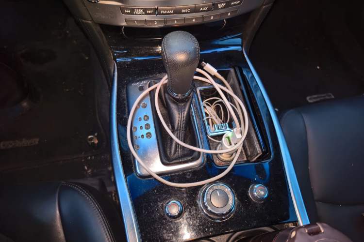 Used Infiniti Q70 2017 Q70L 2.5L Elite Edition Gear Lever