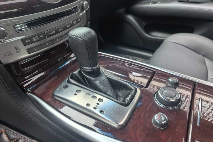 Used Infiniti Q70 2017 Q70L 2.5L Enjoyment Edition Gear Lever