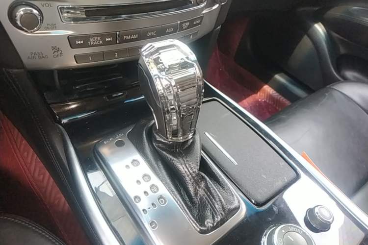 Used Infiniti Q70 2017 Q70L 2.5L Elite Edition Gear Lever