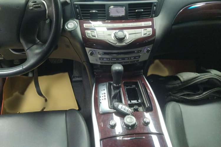 Used Infiniti Q70 2017 Q70L 2.5L Enjoyment Edition Gear Lever