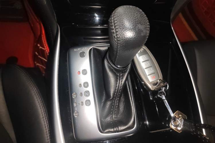 Used Infiniti Q70 2017 Q70L 2.5L Elite Edition Gear Lever