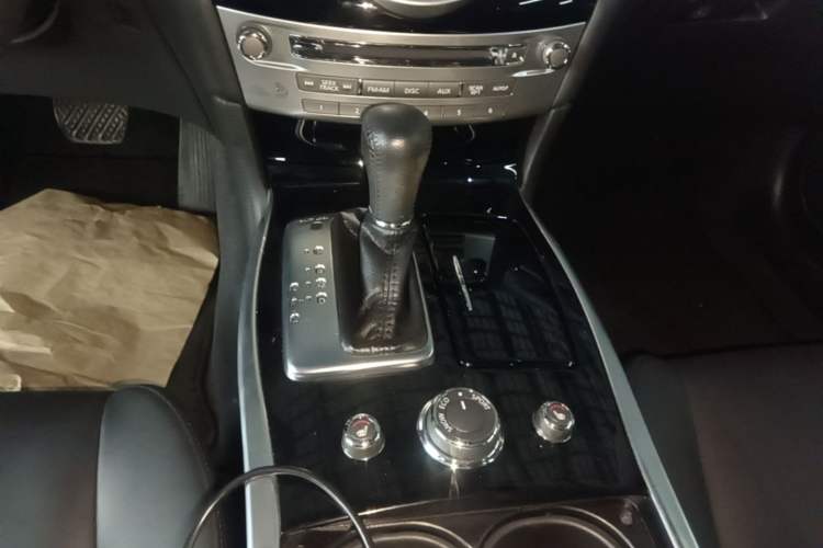 Used Infiniti Q70 2017 Q70L 2.5L Elite Edition Gear Lever