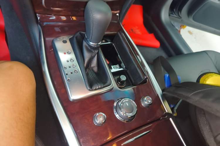 Used Infiniti Q70 2017 Q70L 2.5L Enjoyment Edition Gear Lever