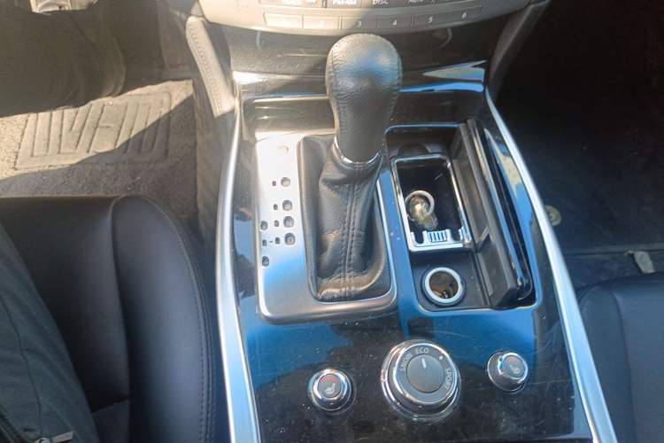 Used Infiniti Q70 2017 Q70L 2.5L Elite Edition Gear Lever