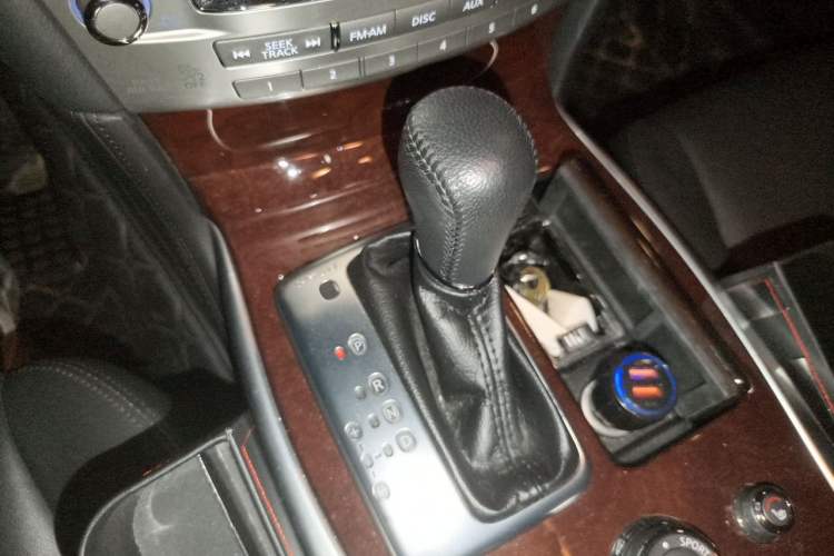 Used Infiniti Q70 2017 Q70L 2.5L Enjoyment Edition Gear Lever