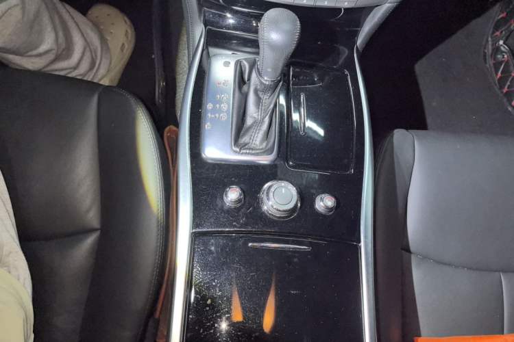 Used Infiniti Q70 2017 Q70L 2.5L Elite Edition Gear Lever