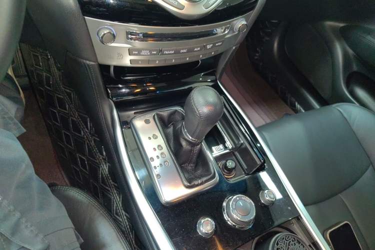 Used Infiniti Q70 2017 Q70L 2.5L Elite Edition Gear Lever