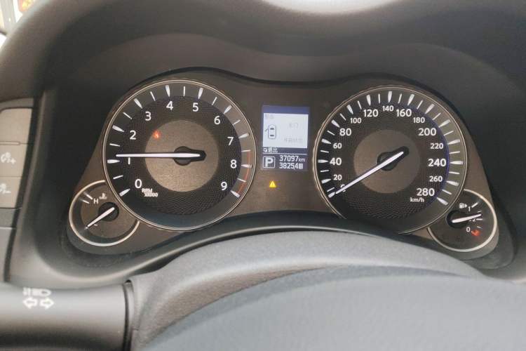 Used Infiniti Q70 2017 Q70L 2.5L Elite Edition Instrument Cluster