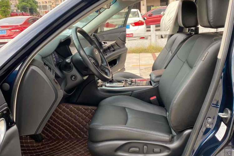 Used Infiniti Q70 2017 Q70L 2.5L Elite Edition Interior 1