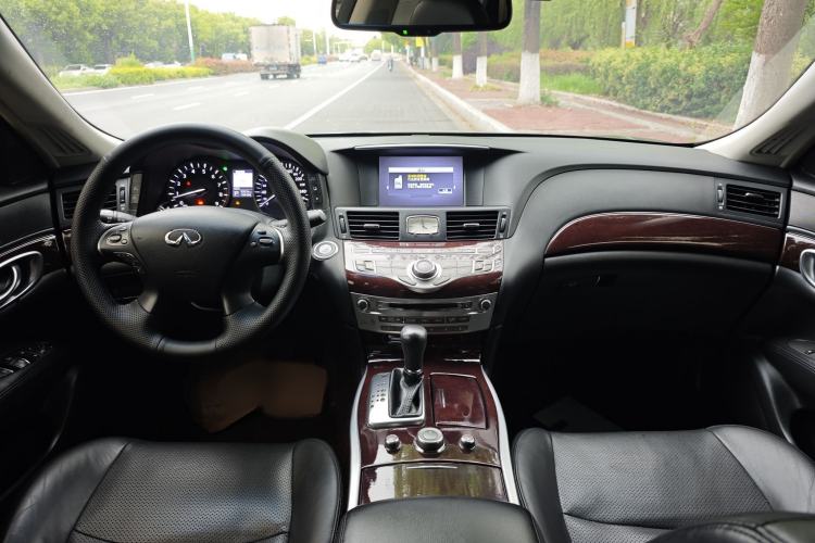 Used Infiniti Q70 2017 Q70L 2.5L Enjoyment Edition Interior 1