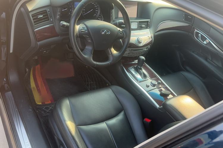 Used Infiniti Q70 2017 Q70L 2.5L Enjoyment Edition Interior 1