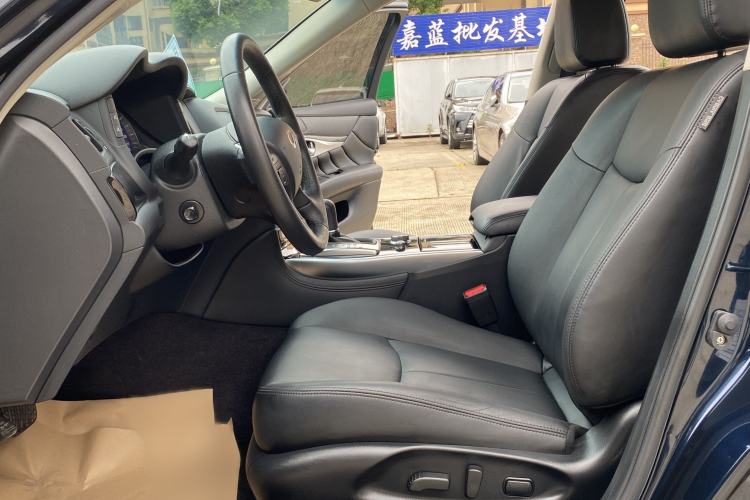 Used Infiniti Q70 2017 Q70L 2.5L Elite Edition Interior 1