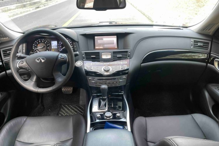 Used Infiniti Q70 2017 Q70L 2.5L Elite Edition Interior 2